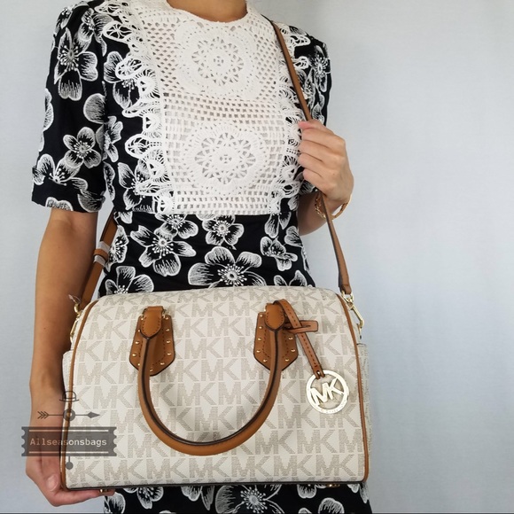 NWT Michael Kors Aria Medium Satchel Vanilla Acorn - Picture 4 of 8